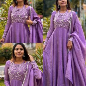 Purple Love 💜With its luxurious fabric and eye-catching details