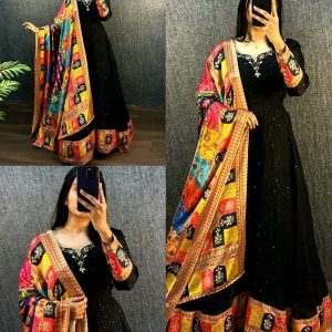 Black Beauty💣 With Colours