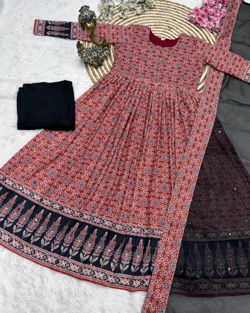 Introducing New Festival Spacial Kalamkari Gown with Full Set - Image 2