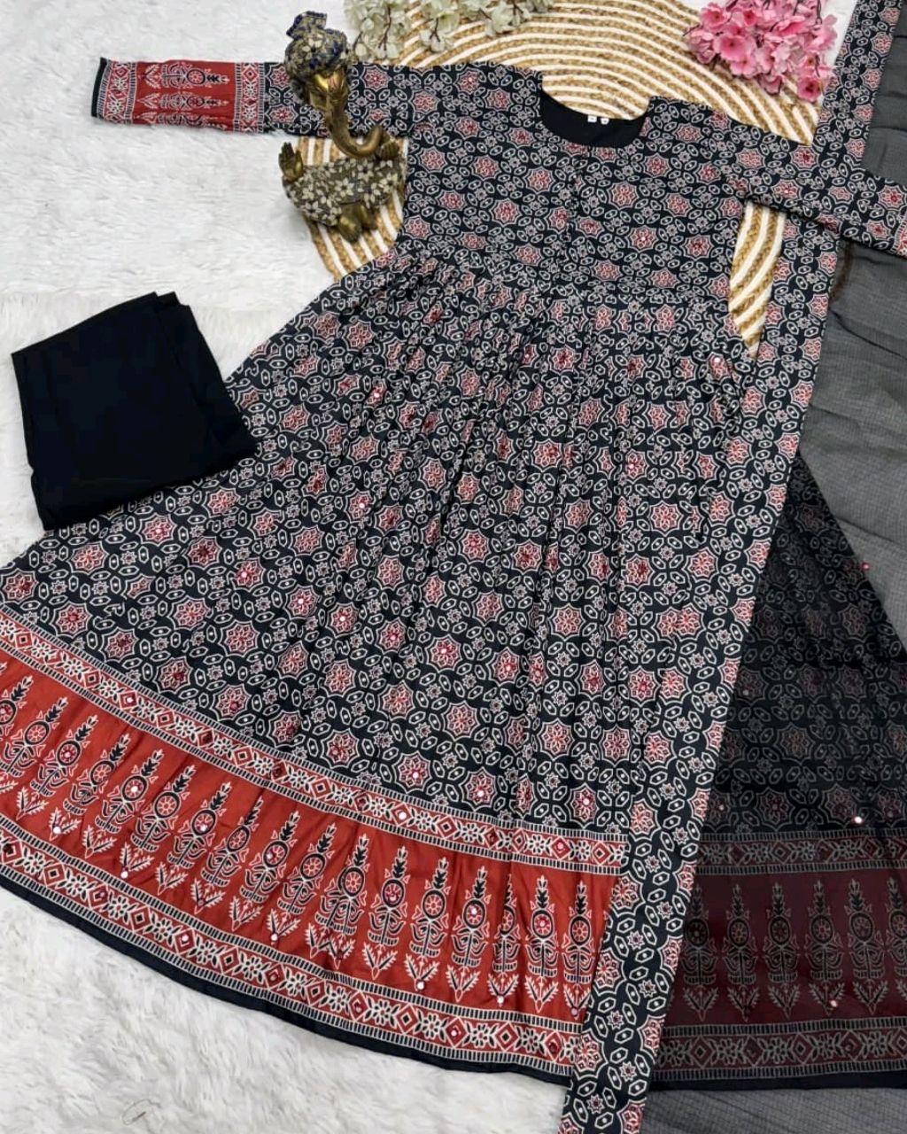 Introducing New Festival Spacial Kalamkari Gown with Full Set - Image 3