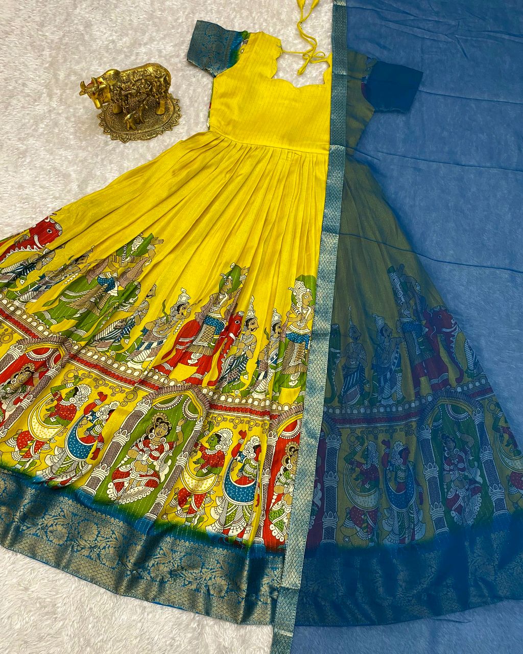 Super trendy reko zari dola silk long gown with georgette dupatta - Image 5