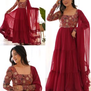 This colourfull & fresh look outfit is perfect for upcoming festivities and weddings which provides you more comfort and style