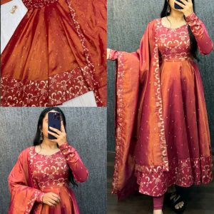 Launching beautiful full sleeve premium ORIGINAL BANARASI TISSU TWO TONE WITH EMBROIDERY WITH 3mm SEQUENCE THREAD WORK and beautyfull Banarasi bordor 💎