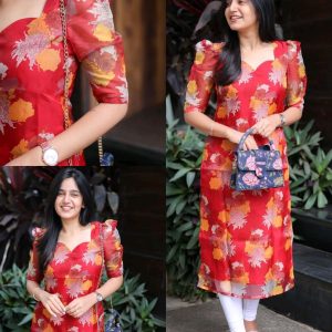 It is a perfect outfit for any small gathering or function