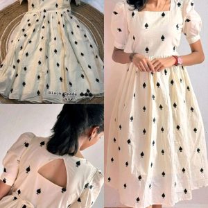 Trendy Black Spade Gown